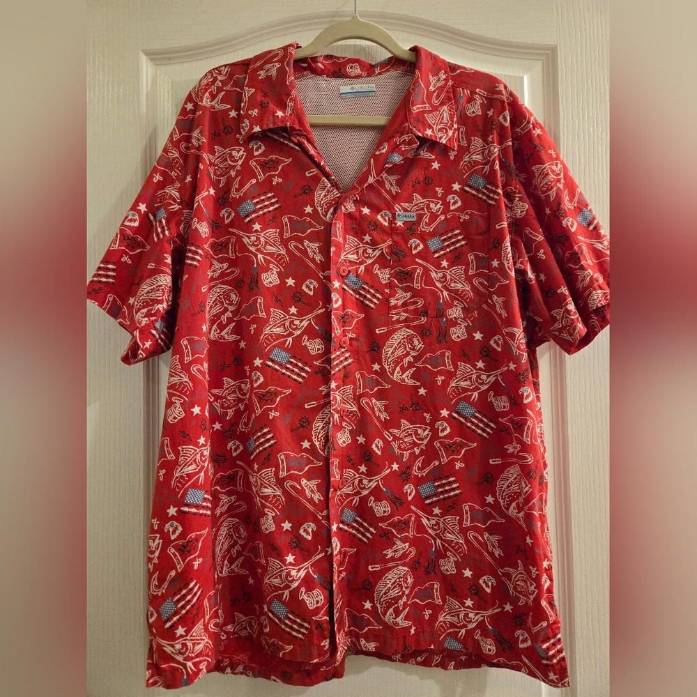 Columbia Vibrant Red, White And Blue Men's Fishing Gear Casual Shirt